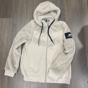 Brand New!🧸 Women’s New Balance Pile Faux Fur Jacket
